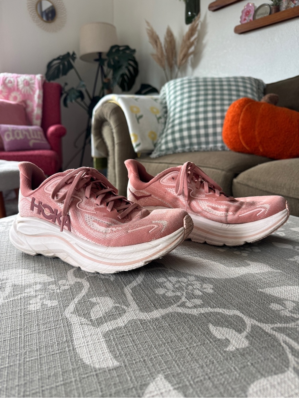 Hoka Clifton 10 Pink Cushioned Road-Running Shoes, Size 8.5